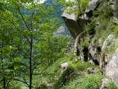 Treppenweg zur Alpe Foioi und Drfer im Bavona Tal